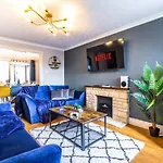 Amazing Modern 3 Bedroom w Parking&WiFi