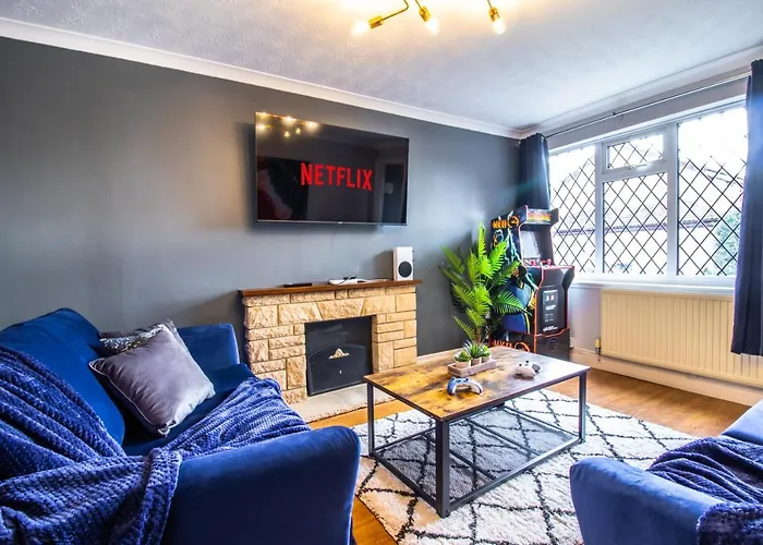 Amazing Modern 3 Bedroom W Parking And Wifi